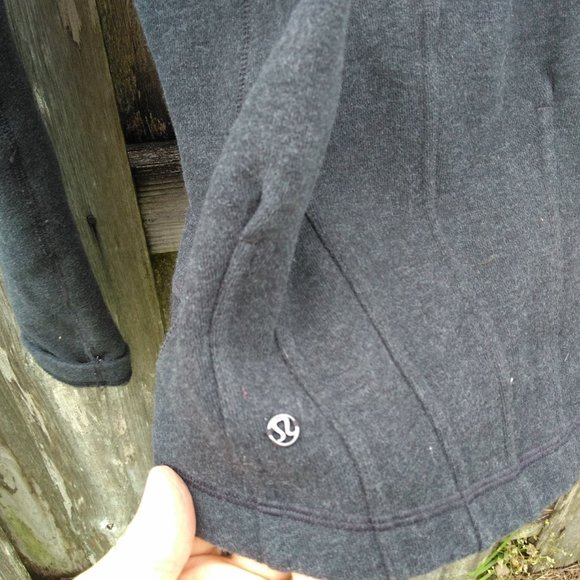 Lululemon Full zip up hoodie grayish black Size 6 - Picture 5 of 6